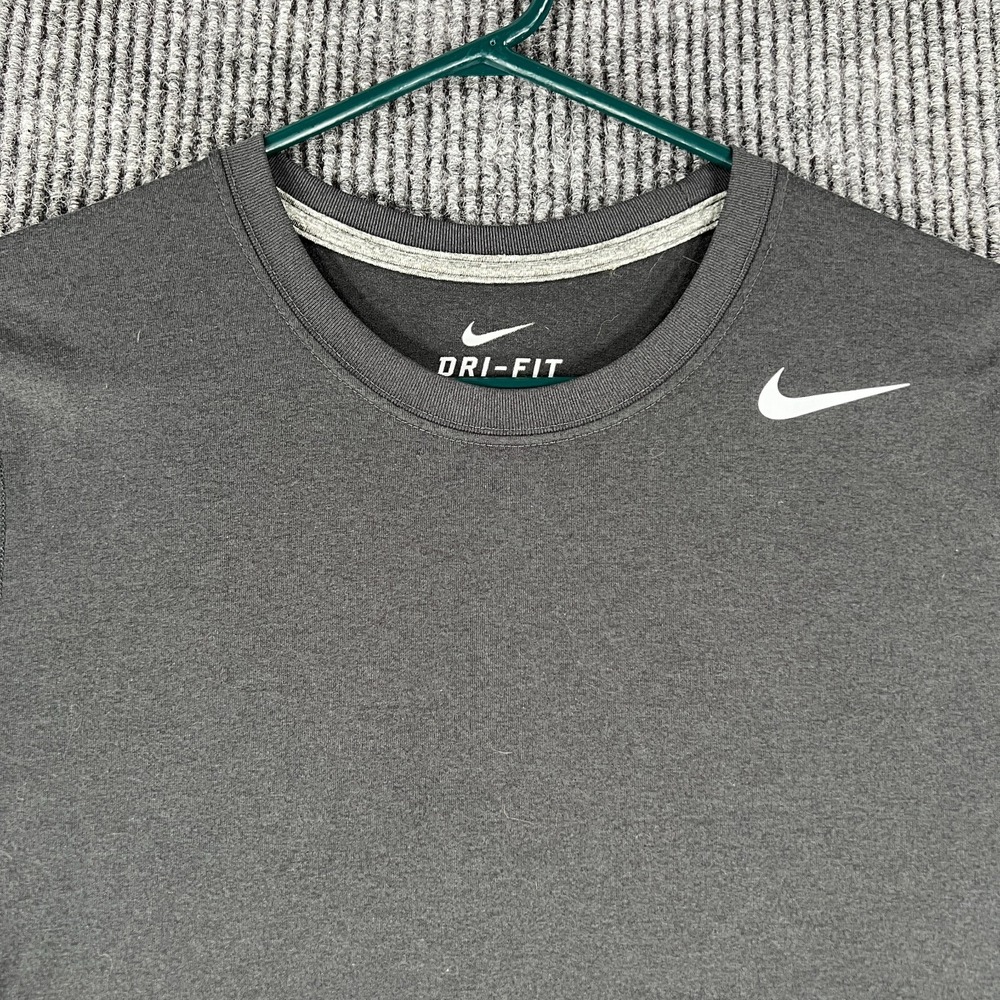 Nike Shirt Mens Small Black Short Sleeve Dri-Fit Workout Gym Casual Activewear